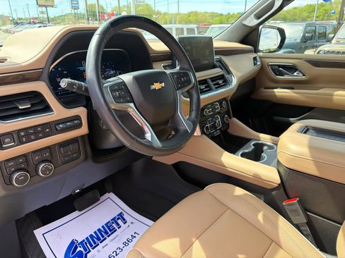 Used 2023 Chevrolet Tahoe Premier w/ Advanced Technology Package image 16