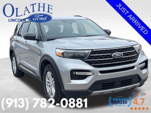 Used 2022 Ford Explorer XLT w/ Equipment Group 202A image 2