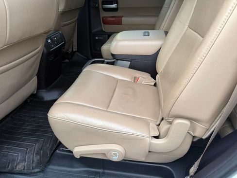 Used 2018 Toyota Sequoia Platinum image 27