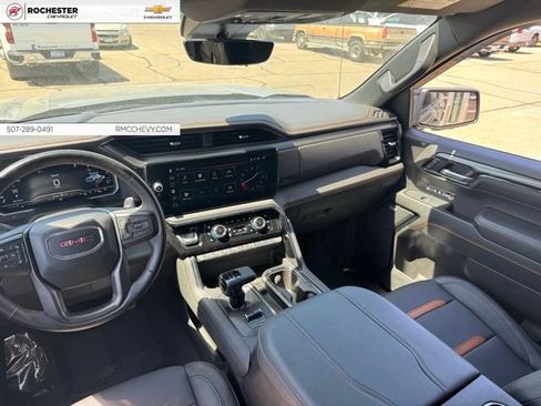 Certified 2023 GMC Sierra 1500 AT4 w/ Technology Package AWD/4WD image 9