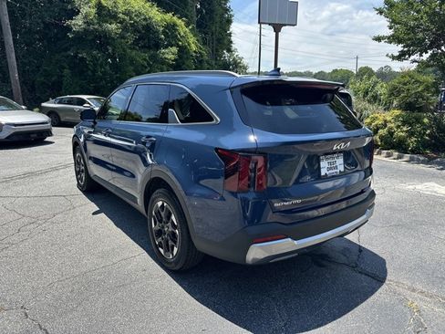 Used 2025 Kia Sorento S w/ Panoramic Sunroof Package FWD image 8