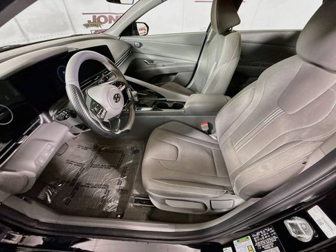 Used 2023 Hyundai Elantra SEL w/ Convenience Package FWD image 24