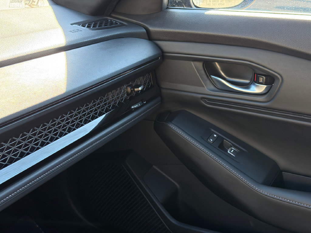 Used 2025 Honda Accord Sport image 31
