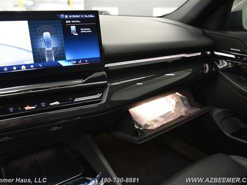 Used 2024 BMW 530i w/ M Sport Package RWD image 39