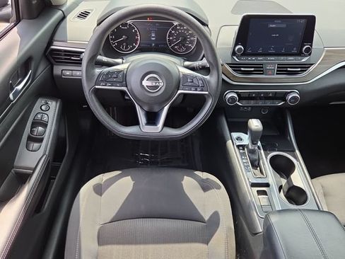 Used 2024 Nissan Altima 2.5 SV AWD/4WD image 14