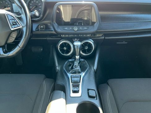 Used 2020 Chevrolet Camaro LT w/ Technology Package image 13
