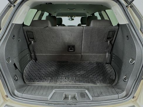 Used 2017 Chevrolet Traverse LT image 24