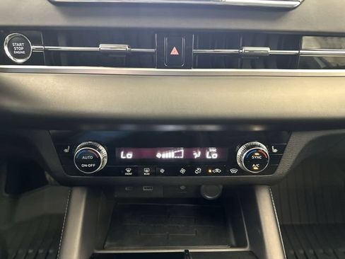 Used 2024 Mitsubishi Outlander SE Black Edition AWD/4WD image 19