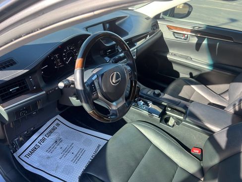 Used 2014 Lexus ES 350 w/ Premium Package FWD image 11