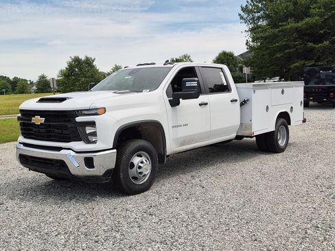 Used 2025 Chevrolet Silverado 3500 W/T w/ WT Convenience Package AWD/4WD image 5