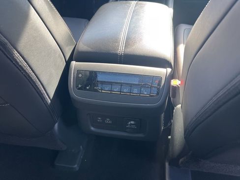 Certified 2024 Nissan Pathfinder Platinum image 21