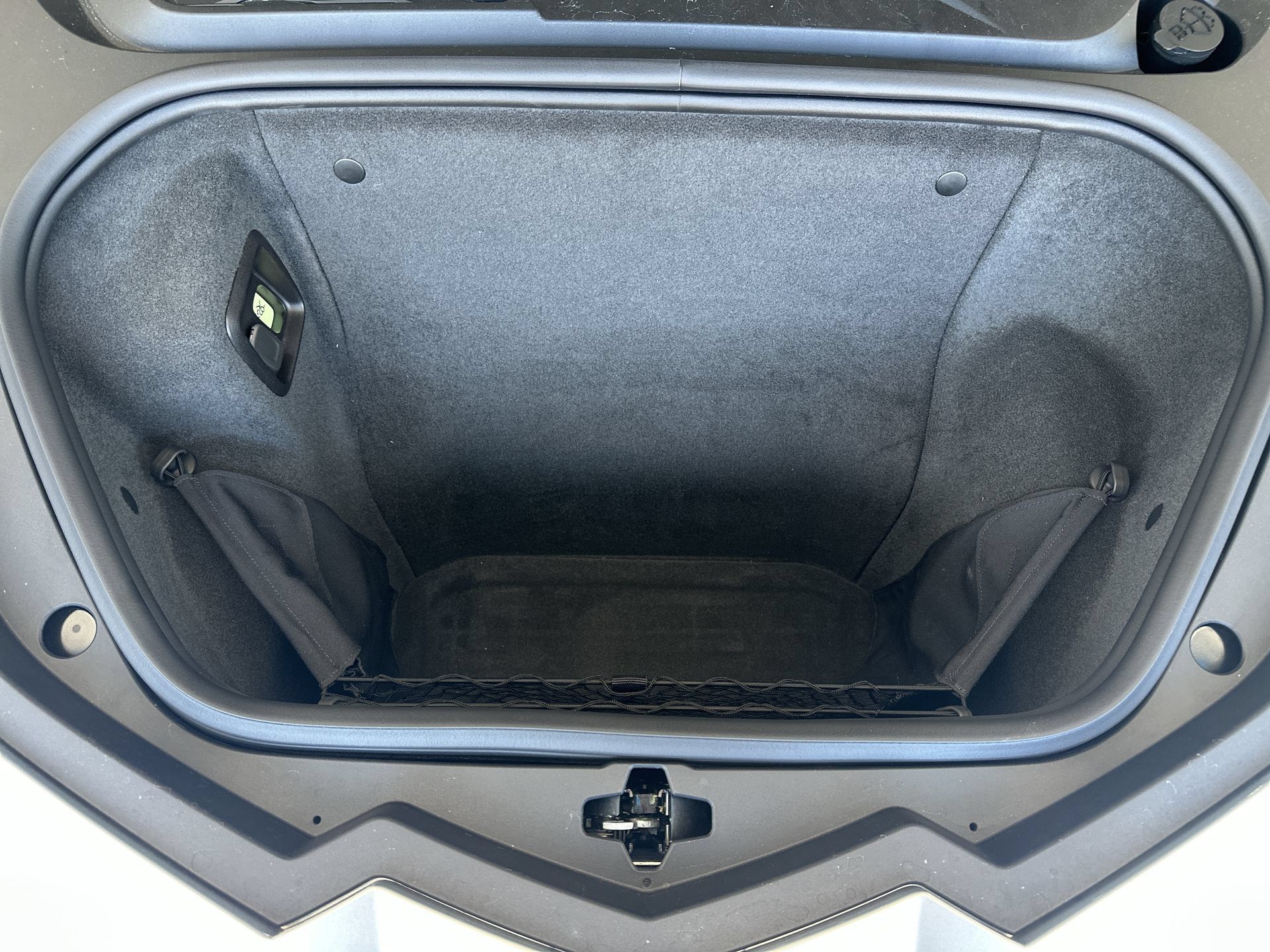 Used 2024 Chevrolet Corvette Stingray Premium Conv w/ Battery Protection Package RWD image 30
