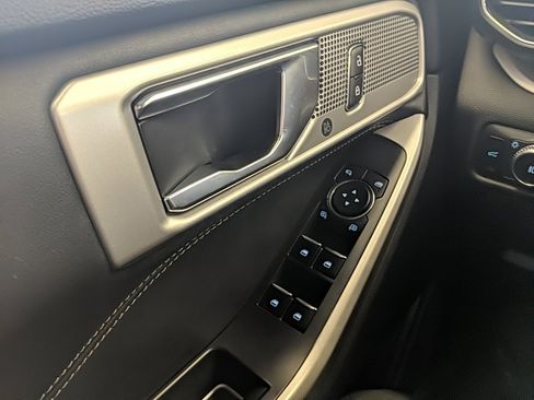 Used 2023 Ford Explorer XLT w/ Equipment Group 202A image 24