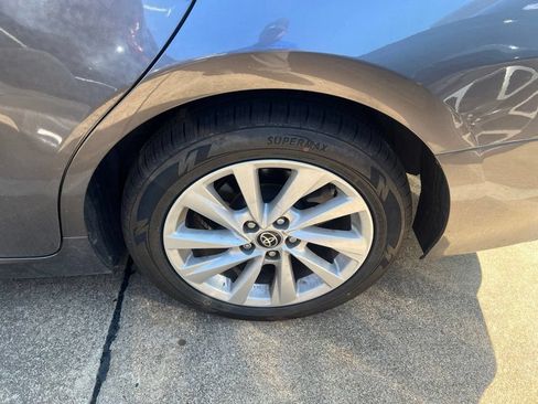 Used 2021 Toyota Camry LE FWD image 3