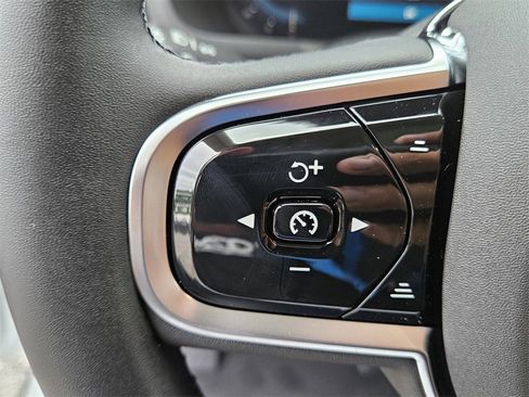 New 2025 Volvo XC90 B6 Plus w/ Protection Package image 37