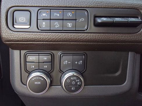 Used 2022 GMC Yukon Denali image 13