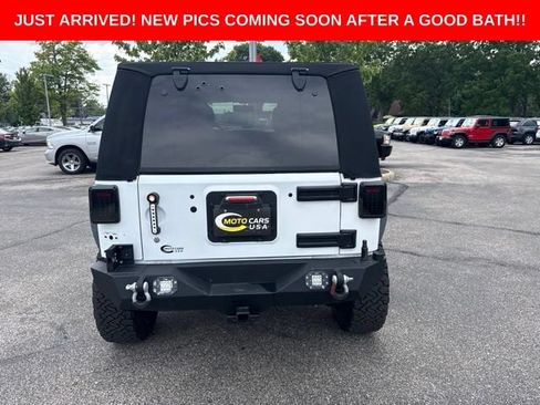 Used 2013 Jeep Wrangler Unlimited Sahara w/ Dual Top Group AWD/4WD image 4