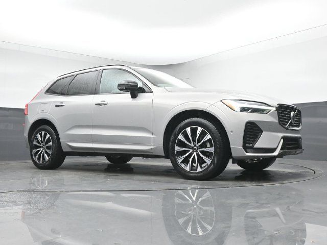 Used 2024 Volvo XC60 B5 Plus w/ Protection Package Premier AWD/4WD image 10