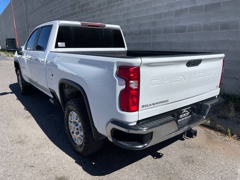 Used 2023 Chevrolet Silverado 2500 LT AWD/4WD image 6