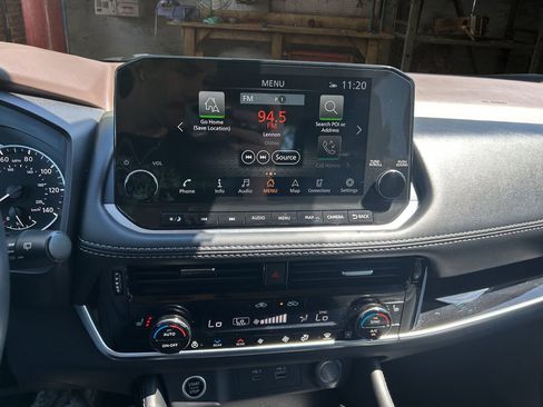 Used 2023 Nissan Rogue SL w/ SL Premium Package FWD image 23