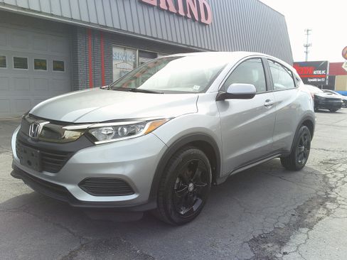 Used 2019 Honda HR-V LX image 11