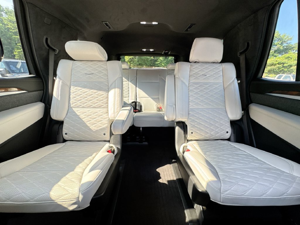 Used 2026 Cadillac Escalade Platinum Sport w/ LPO, Floor Liner Package RWD image 34
