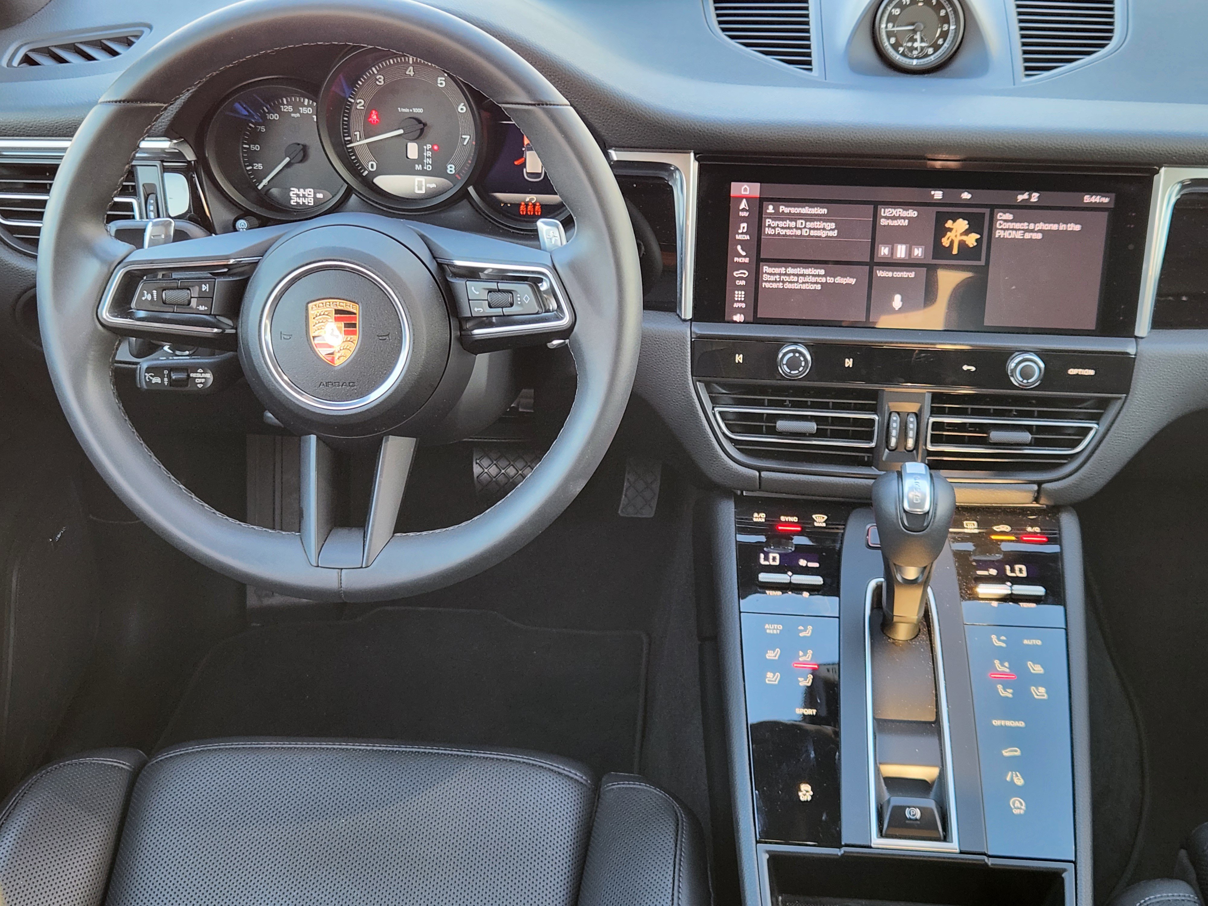 Certified 2026 Porsche Macan AWD/4WD image 27