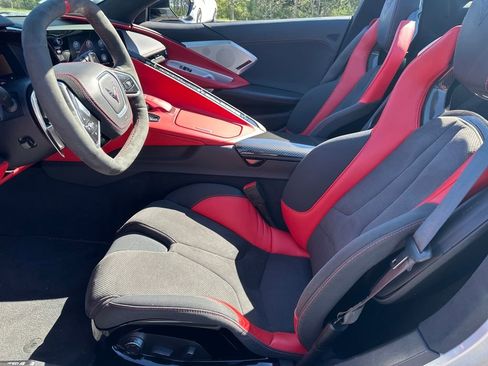 Used 2021 Chevrolet Corvette Stingray w/ Z51 Performance Package image 28