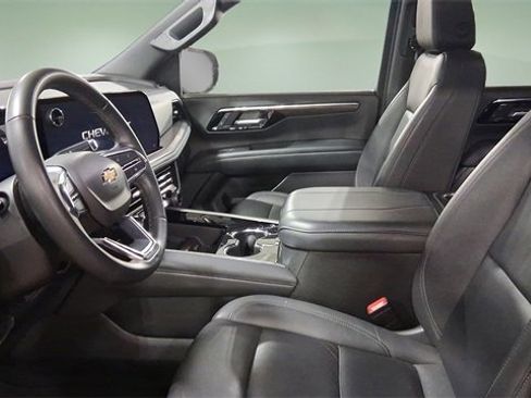 Used 2025 Chevrolet Tahoe LT image 9