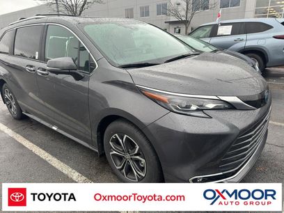 Used 2025 Toyota Sienna Platinum