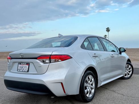Used 2025 Toyota Corolla LE image 4