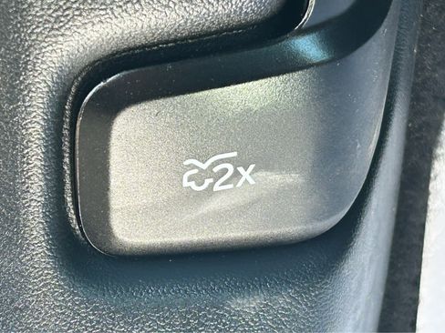 Used 2025 Ford Escape Platinum AWD/4WD image 19