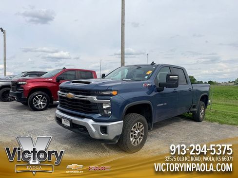 Used 2024 Chevrolet Silverado 2500 LT AWD/4WD image 1