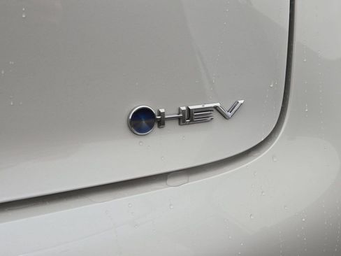 Certified 2025 Toyota Prius LE FWD image 35