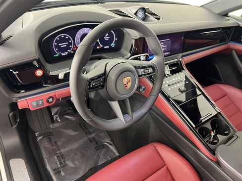 Used 2025 Porsche Panamera 4 image 17