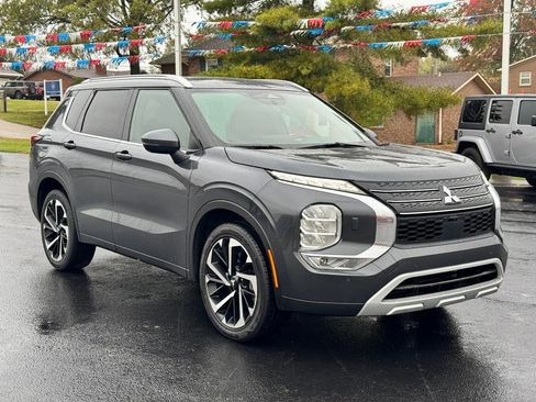 Used 2024 Mitsubishi Outlander SEL image 3