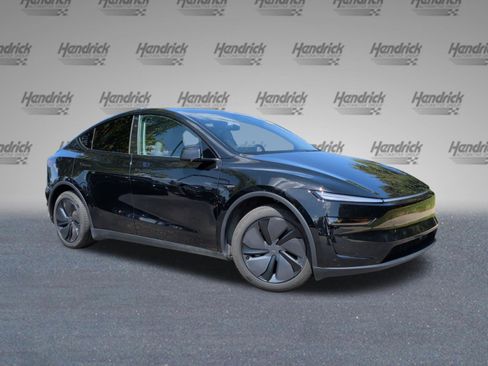 Used 2026 Tesla Model Y AWD image 2