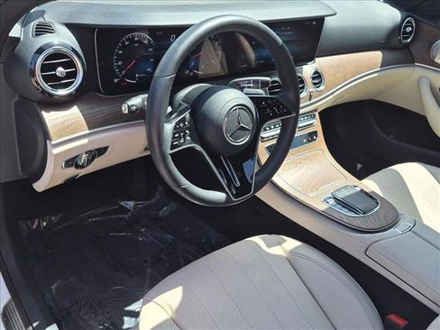 Used 2023 Mercedes-Benz E 350 4MATIC Sedan image 4