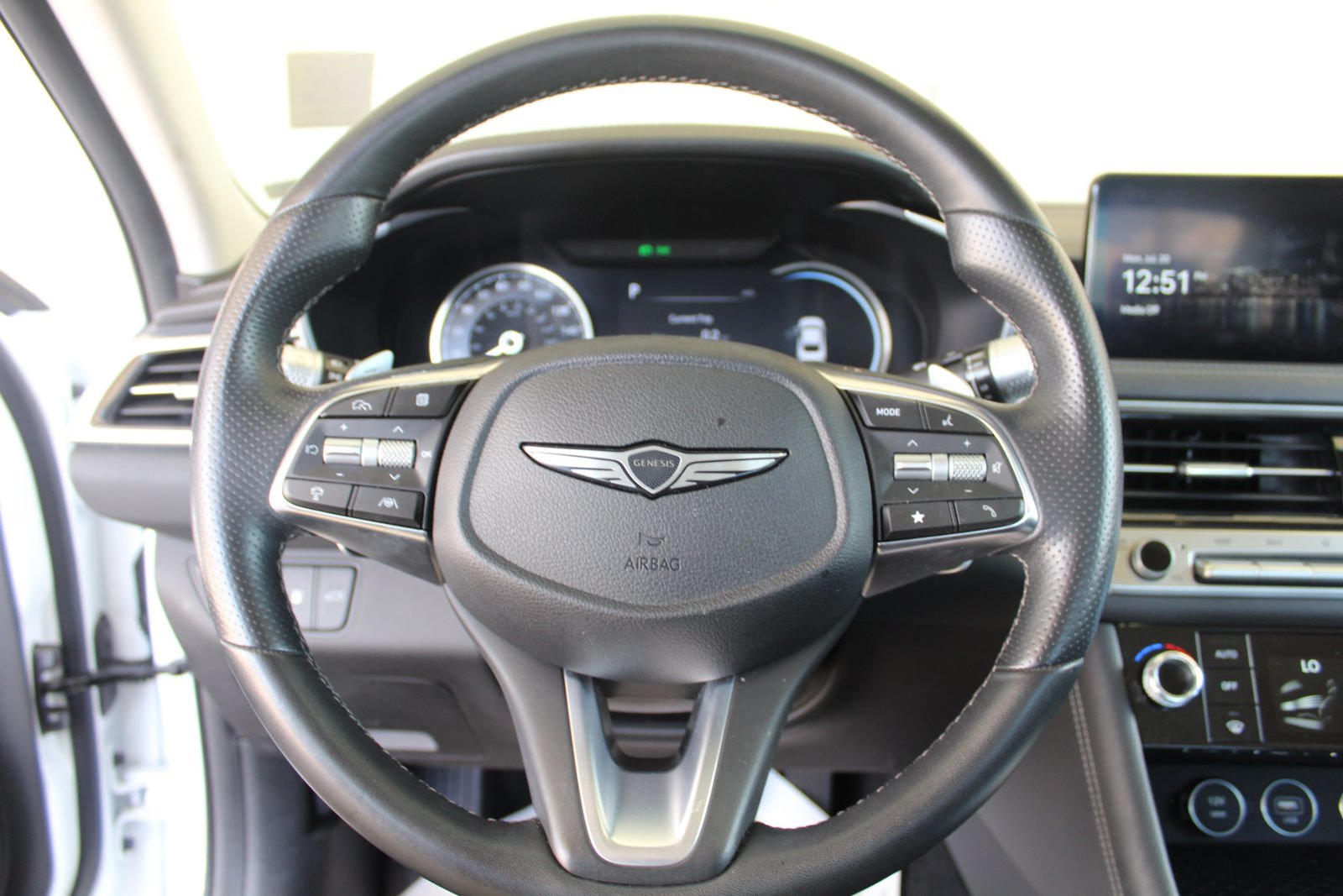 Used 2025 Genesis G70 2.5T RWD image 14