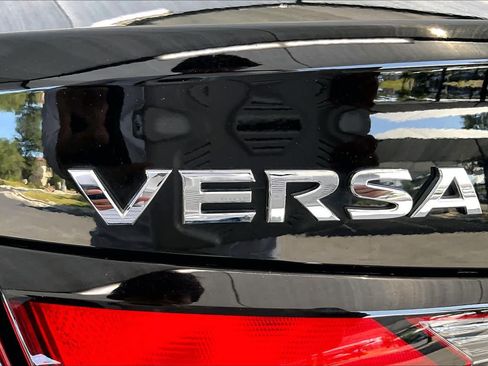 Used 2025 Nissan Versa SV FWD image 10