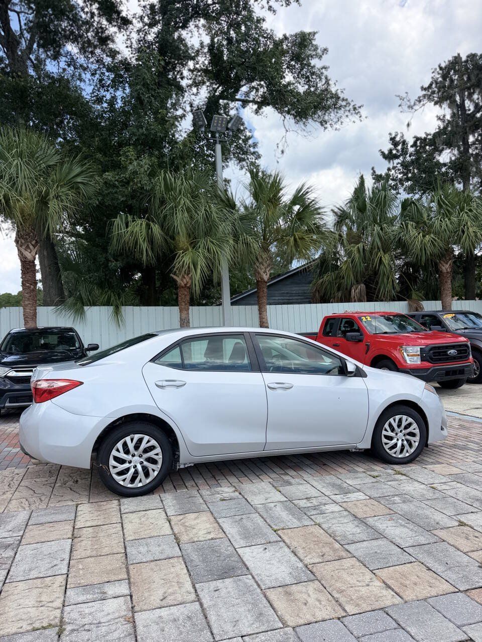 Used 2019 Toyota Corolla LE FWD image 6