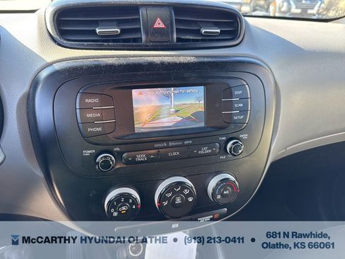 Used 2016 Kia Soul + image 8