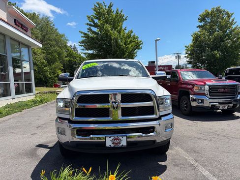 Used 2017 RAM 2500 Laramie w/ Convenience Group AWD/4WD image 3