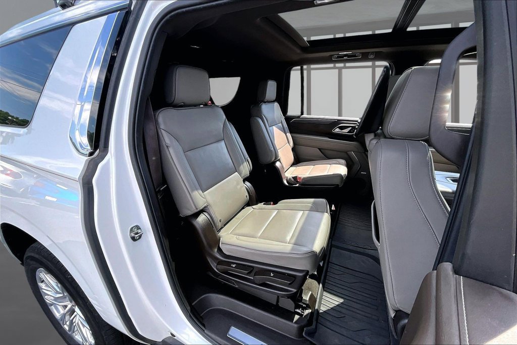 Used 2022 GMC Yukon XL SLT w/ SLT Premium Package AWD/4WD image 27