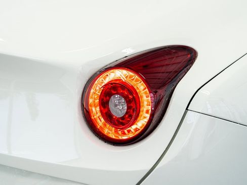 Used 2016 Ferrari California T image 31