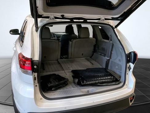 Used 2019 Toyota Highlander Limited AWD/4WD image 6