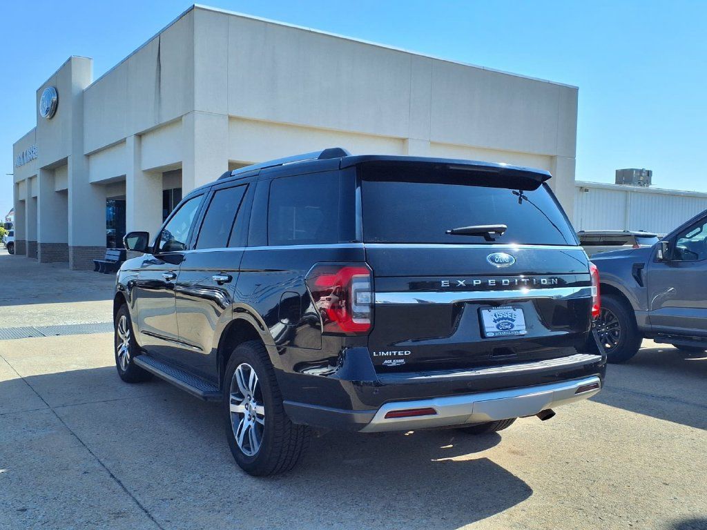 Used 2024 Ford Expedition Limited RWD image 2