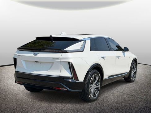 Used 2024 Cadillac Lyriq Luxury w/ LPO, Floor Liner Package AWD/4WD image 2