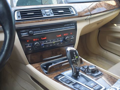 Used 2013 BMW 740Li w/ Executive Pkg image 21