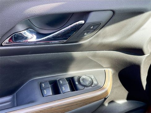 Used 2023 GMC Acadia SLE w/ Driver Convenience Package image 17